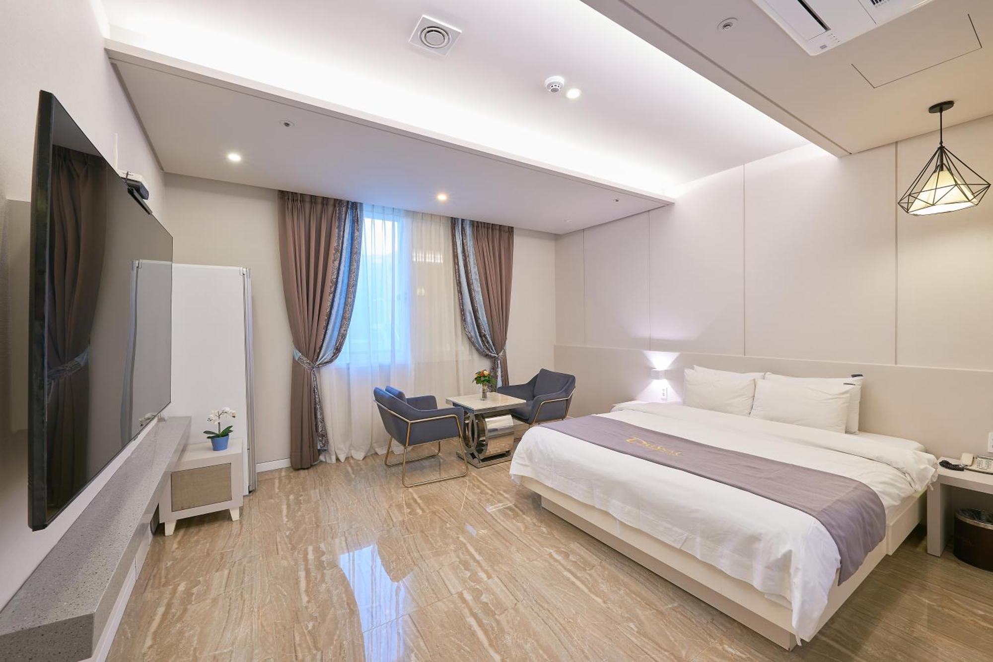 Dubai Hotel Gwangju Metropolitan City ภายนอก รูปภาพ