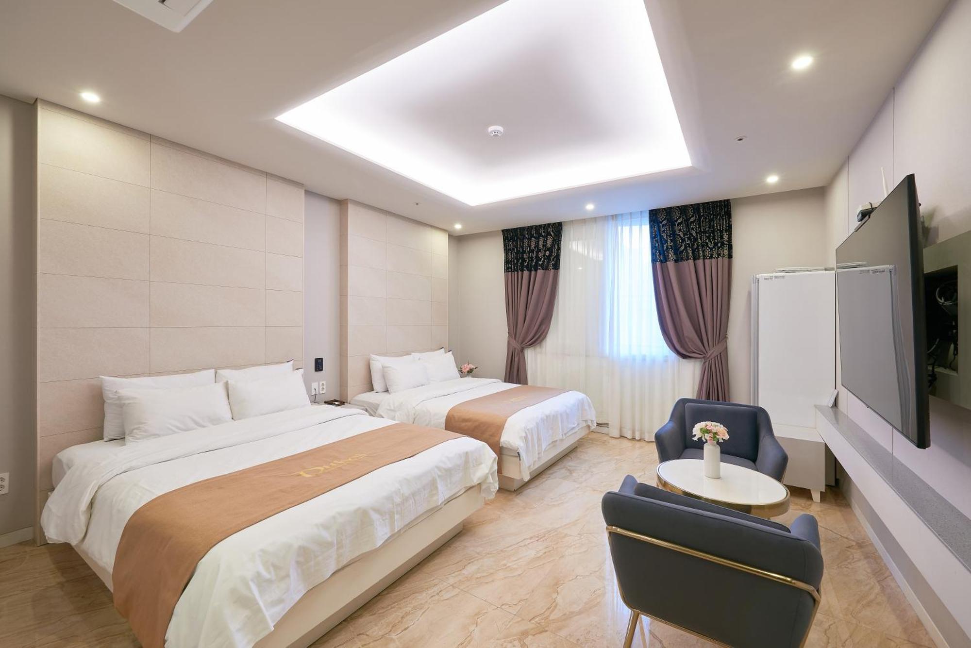 Dubai Hotel Gwangju Metropolitan City ภายนอก รูปภาพ