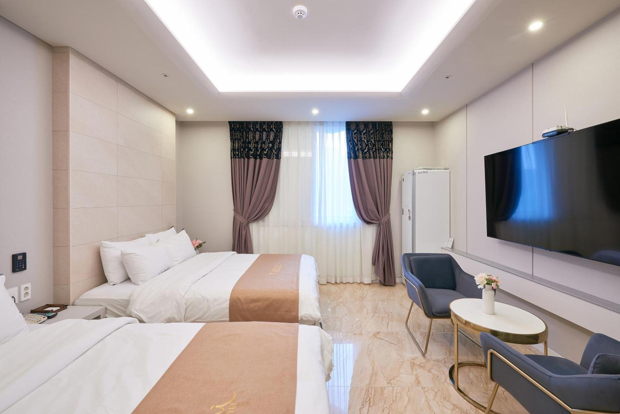 Dubai Hotel Gwangju Metropolitan City ภายนอก รูปภาพ