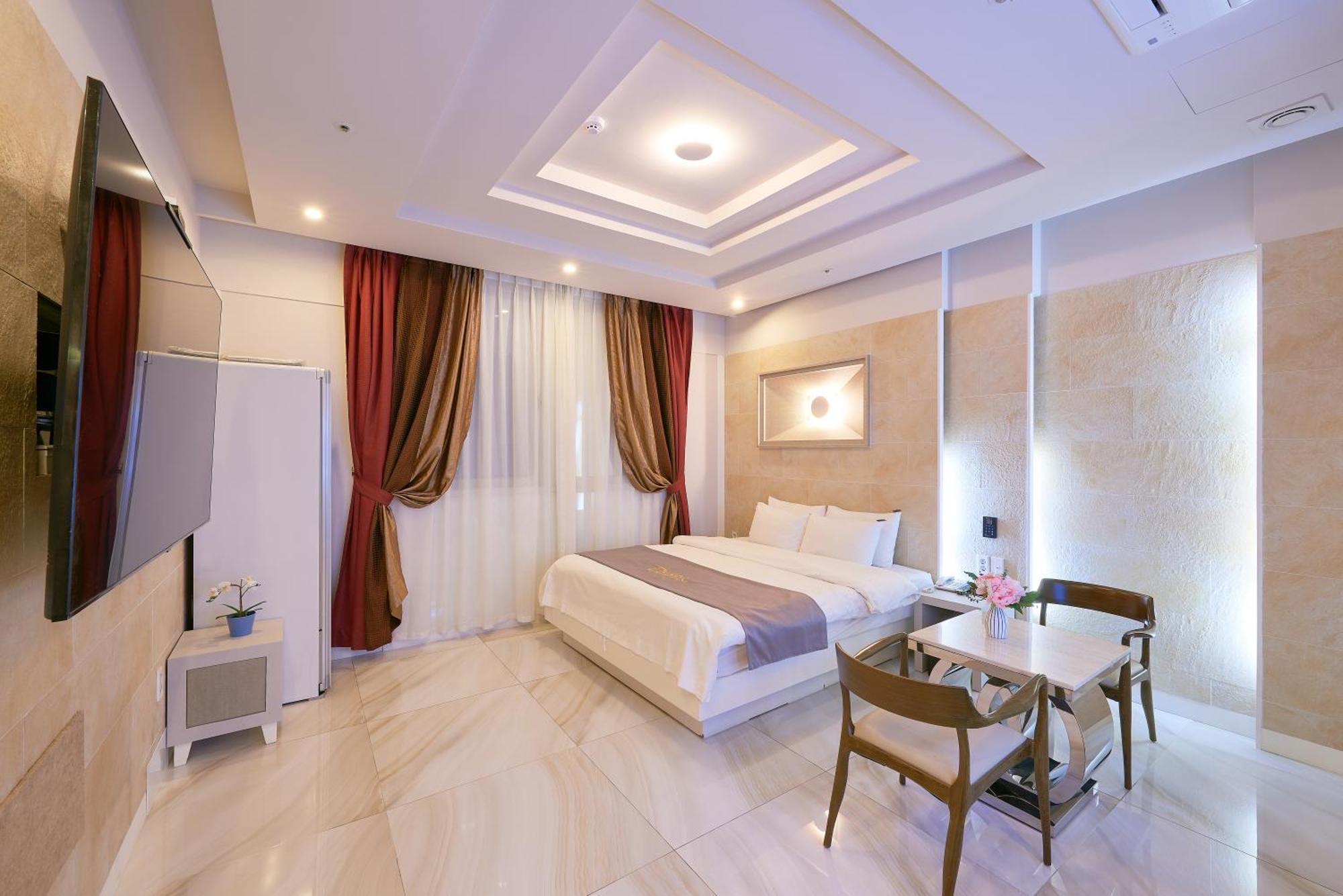 Dubai Hotel Gwangju Metropolitan City ภายนอก รูปภาพ