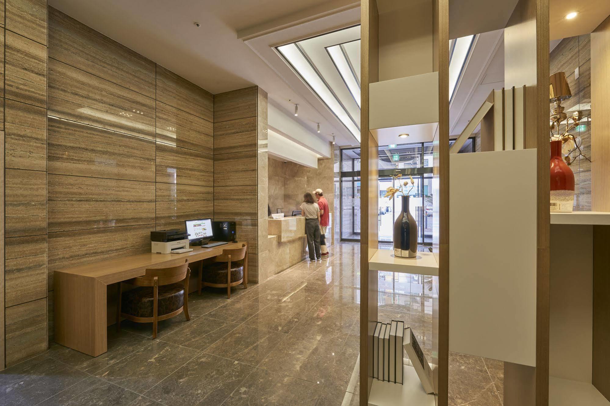 Dubai Hotel Gwangju Metropolitan City ภายนอก รูปภาพ
