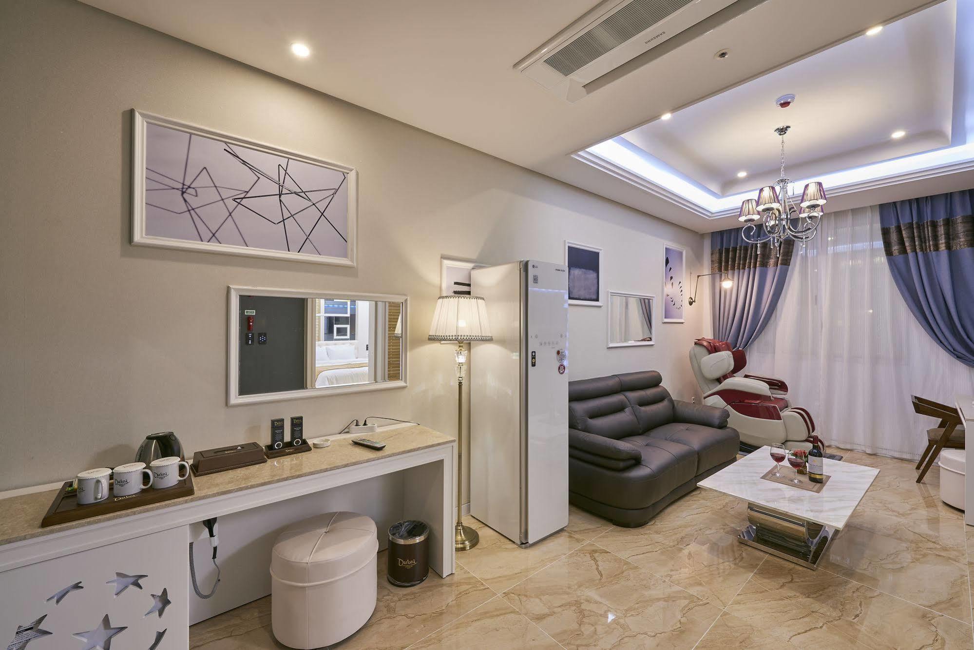 Dubai Hotel Gwangju Metropolitan City ภายนอก รูปภาพ