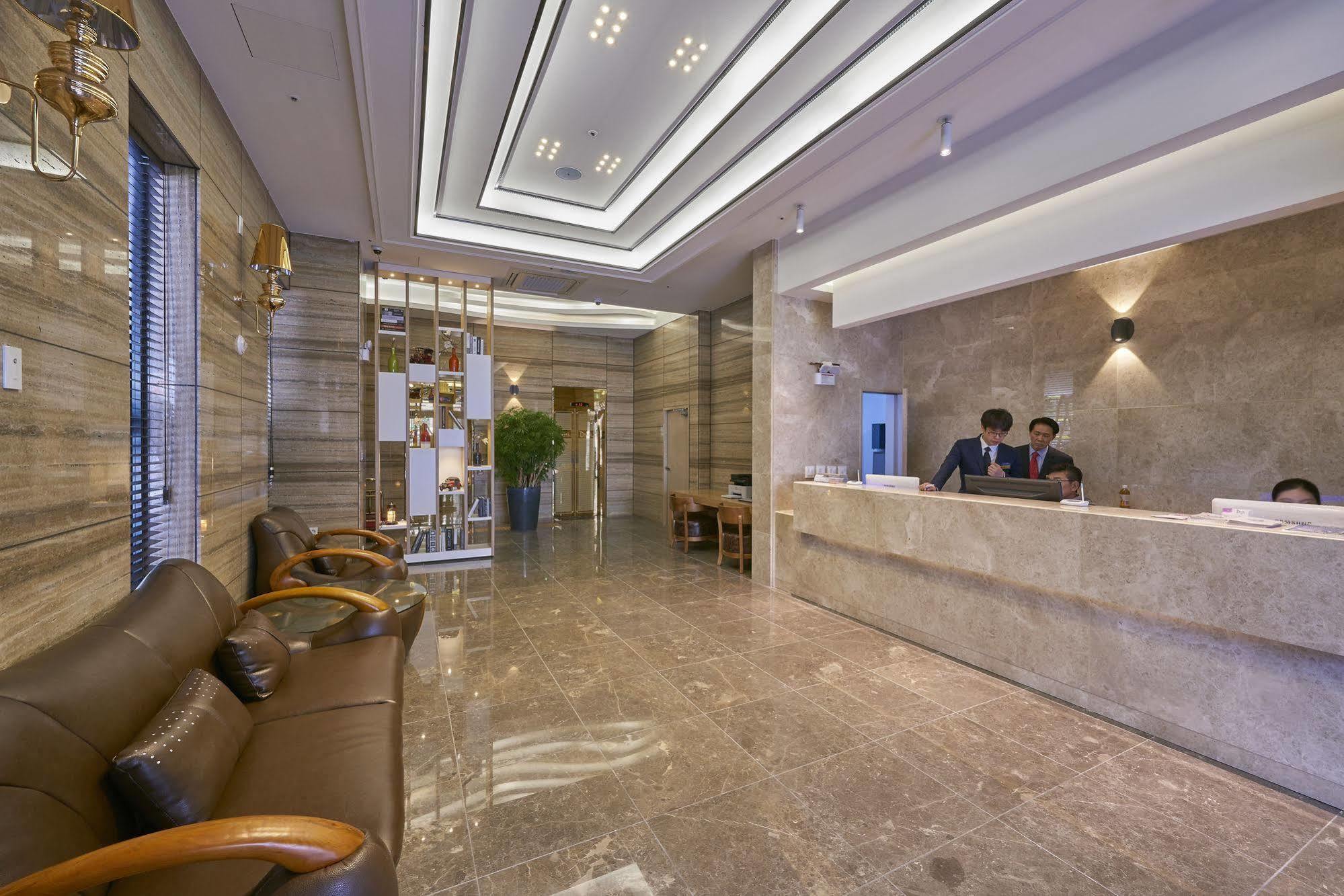 Dubai Hotel Gwangju Metropolitan City ภายนอก รูปภาพ