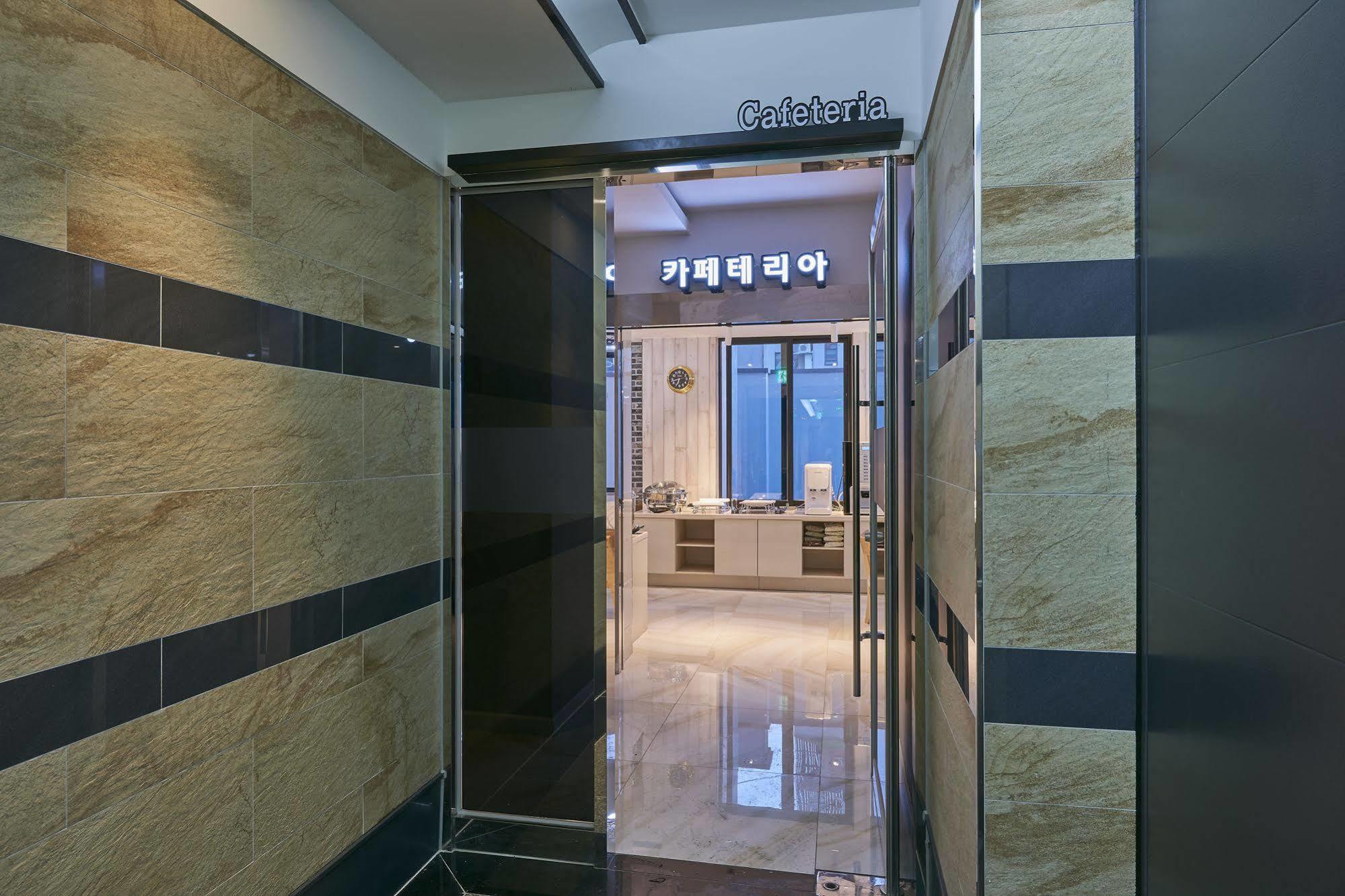 Dubai Hotel Gwangju Metropolitan City ภายนอก รูปภาพ